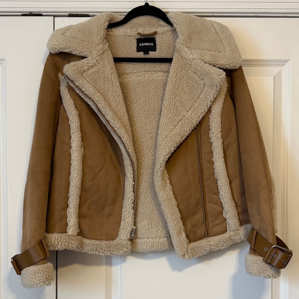 Express Women's Cream and Tan Teddy Jacket